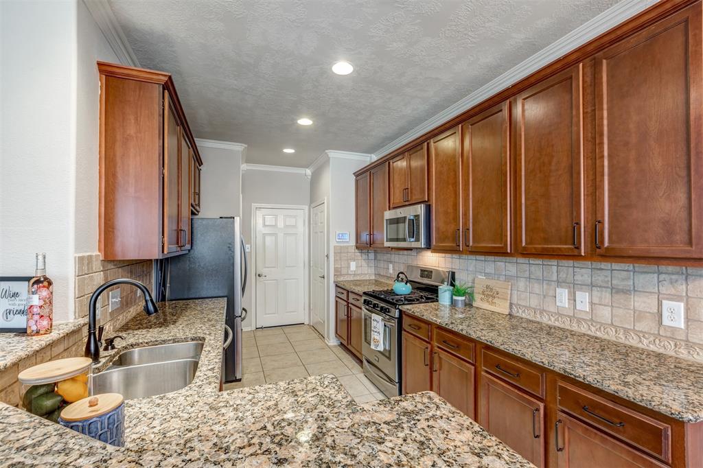 255 Bloomhill Place, Magnolia, Texas image 14