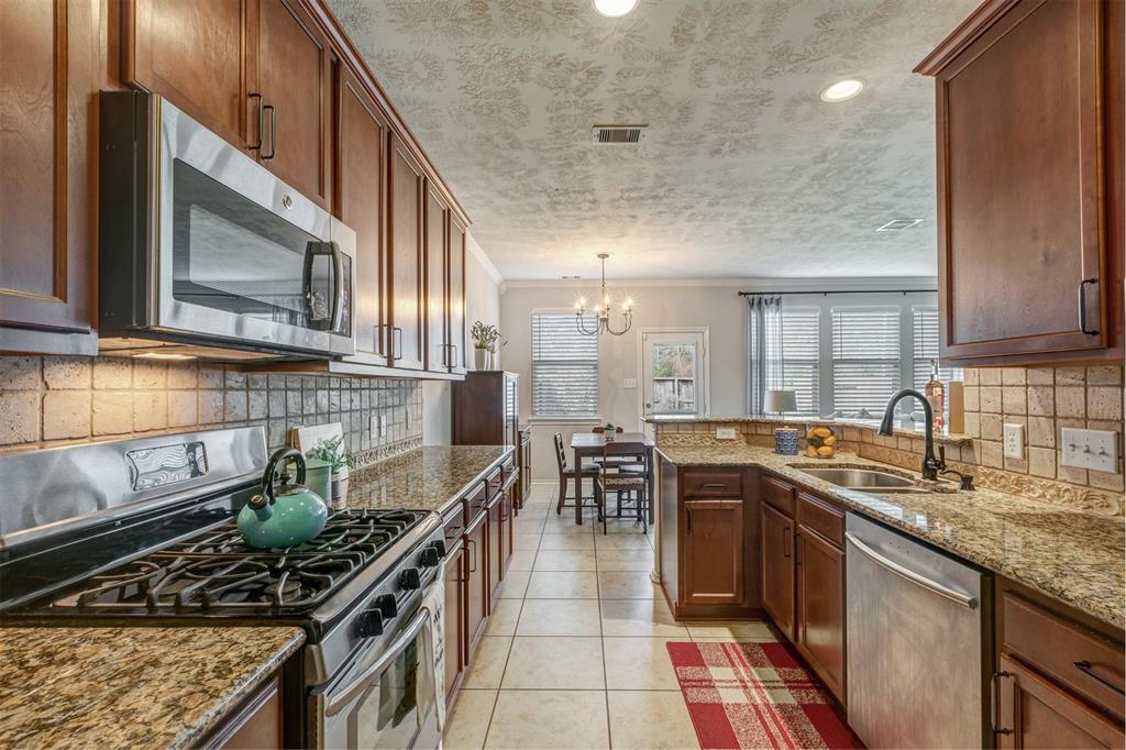 255 Bloomhill Place, Magnolia, Texas image 18