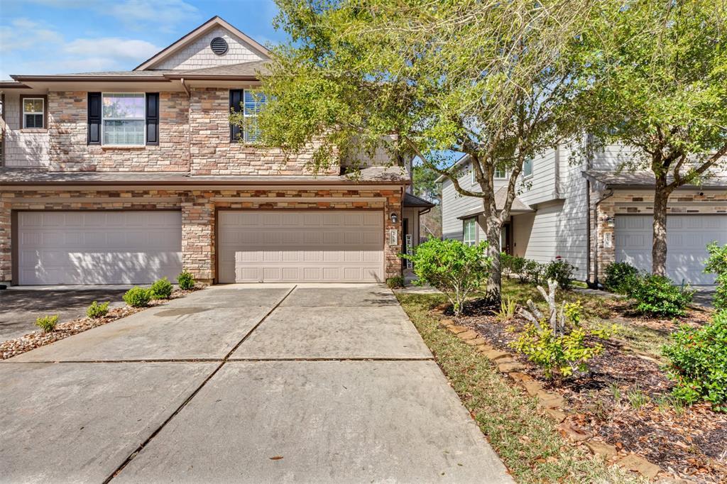 255 Bloomhill Place, Magnolia, Texas image 1