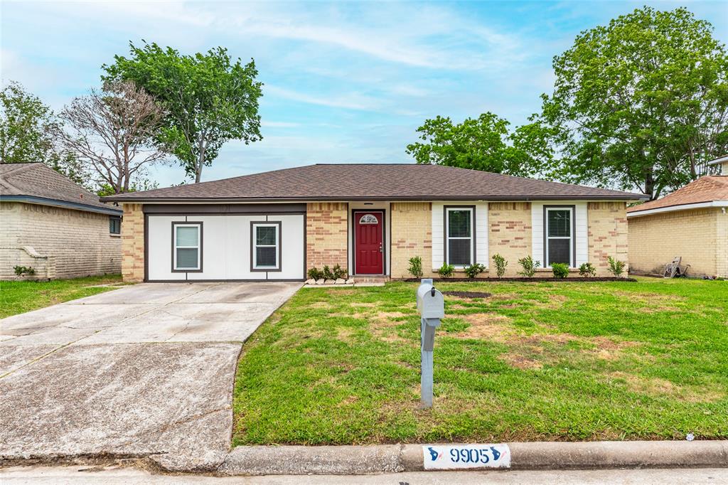 9905 Robin Street, La Porte, Texas image 1