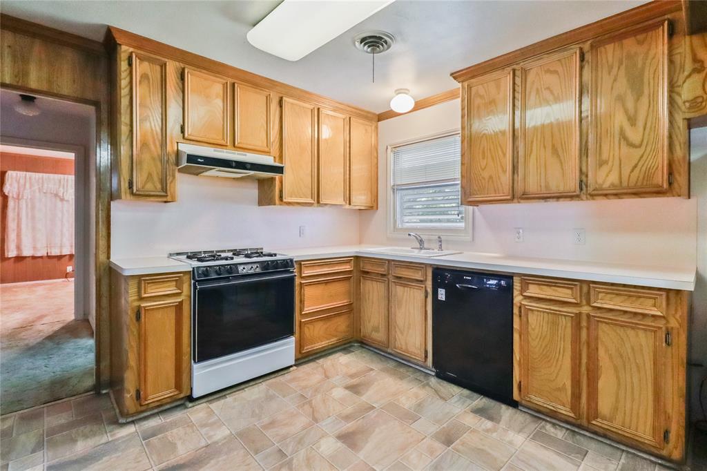 1220 San Felipe Street, Angleton, Texas image 9
