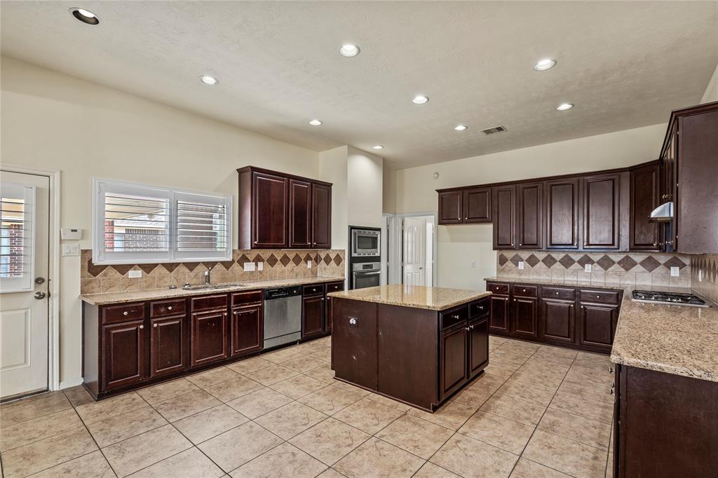 6710 Travis Street, Manvel, Texas image 10
