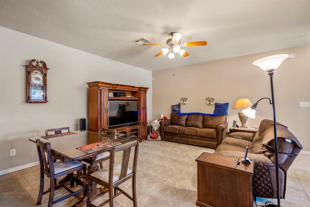 18720 Serenity Loch Drive, Spring, Texas image 9