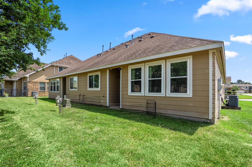 18720 Serenity Loch Drive, Spring, Texas image 23