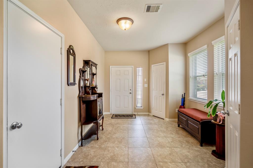 18720 Serenity Loch Drive, Spring, Texas image 5