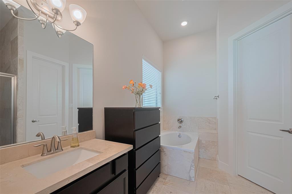 72 N Hutcheson Street, Houston, Texas image 15