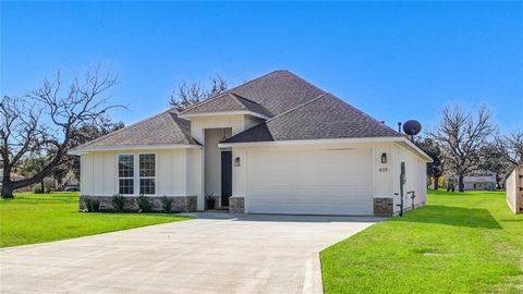 Single Family Residence in West Columbia TX 419 S Amherst Drive 1.jpg