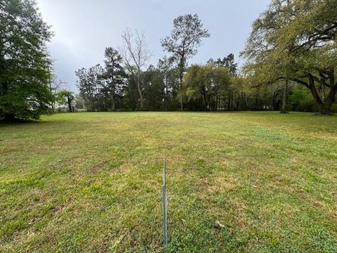 Vacant Land For Sale - 10685 Old Voth Road<br/> Jefferson County, Beaumont, TX 77713
