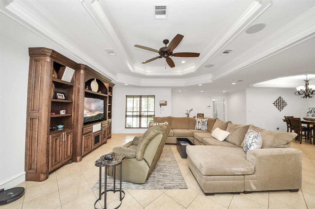 24 Woody Creek Drive, Conroe, Texas image 6