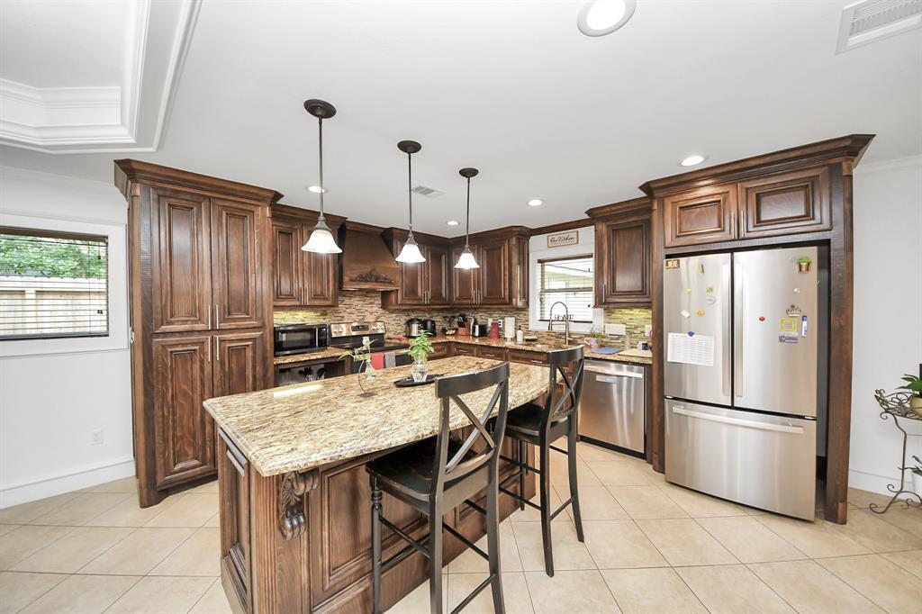 24 Woody Creek Drive, Conroe, Texas image 7