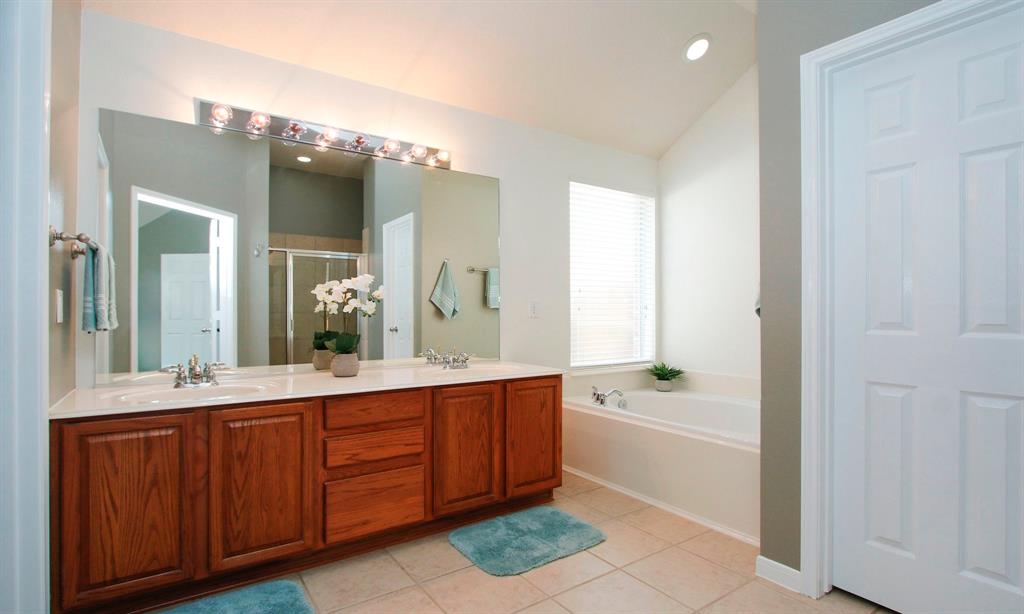 2802 Parkeston Drive, Spring, Texas image 20