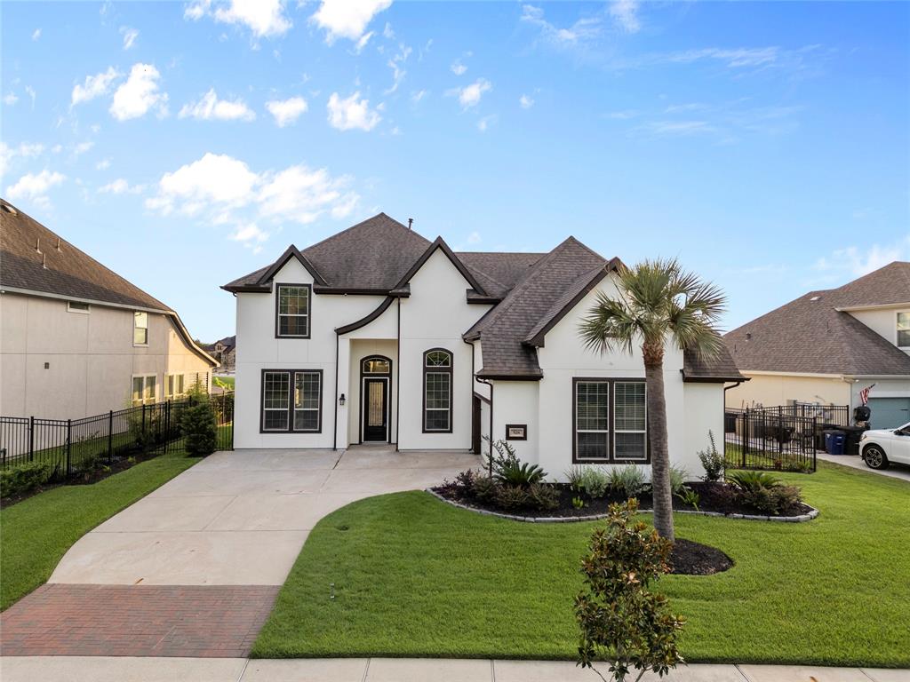 528 Amalfi Drive