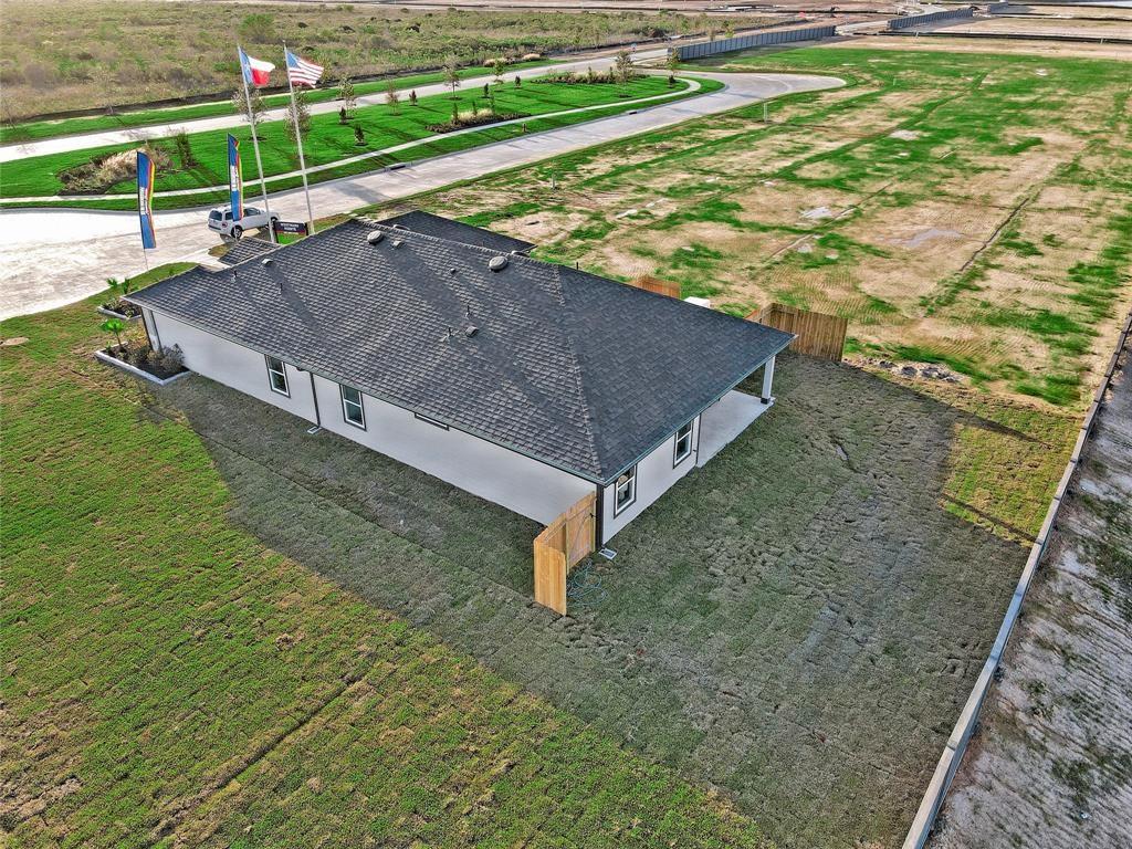 Photo 27 of 40 of 1106 Sundown Prairie Drive house