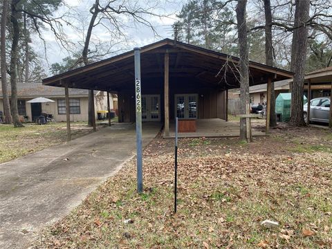 Photo of 28629 Netawaka Ct, Huntsville, TX 77320 (MLS # 42247040)