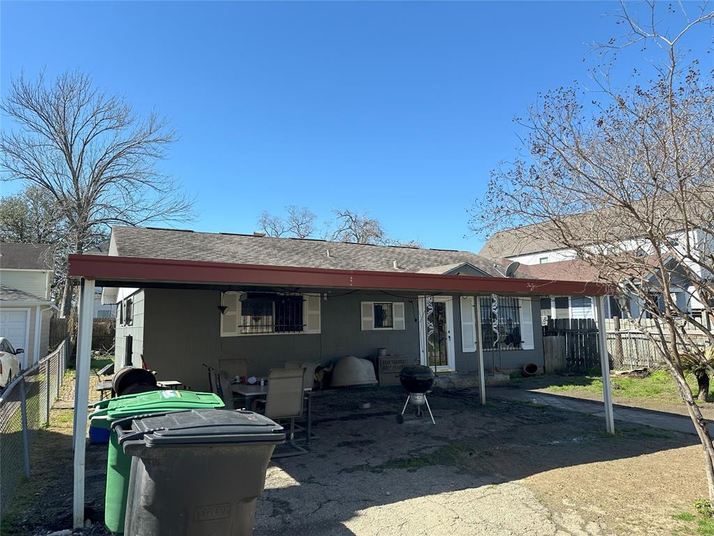 4924 Park Drive, Houston, Texas image 3