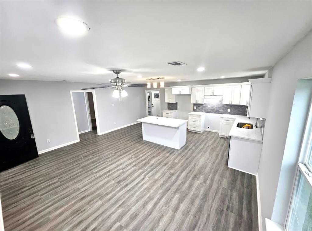 1707 Wilburn Dr, Baytown, Texas image 1