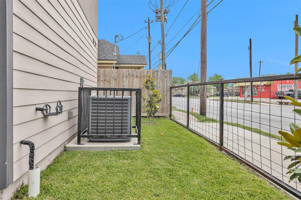 6845 Avenue, Houston, Texas image 30