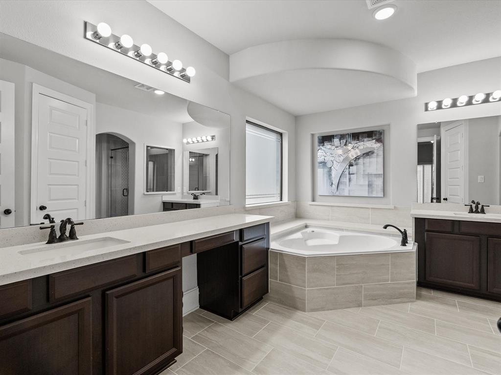 2712 Ahnya Lane, League City, Texas image 31