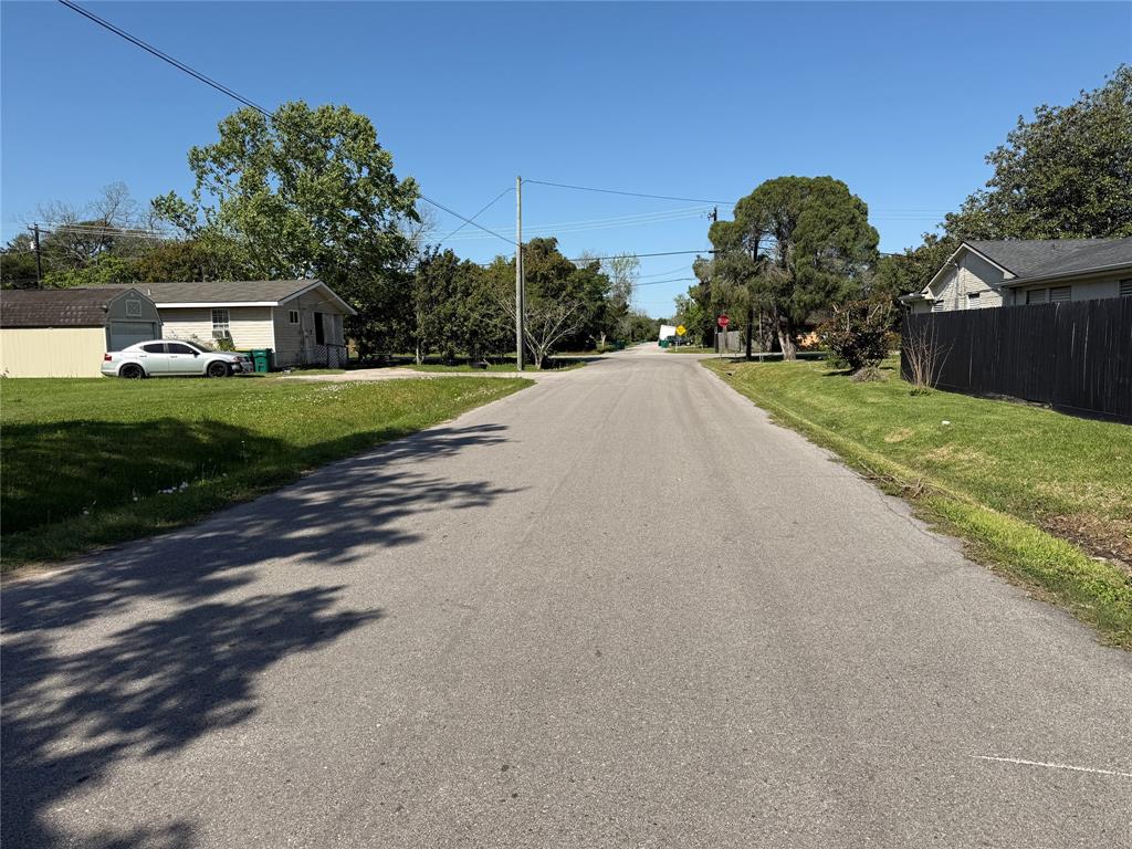 Kansas Street, La Marque, Texas image 3