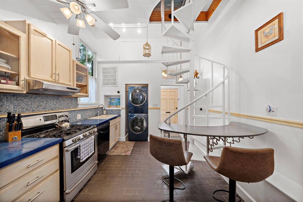 1211 33rd Street, Galveston, Texas image 6