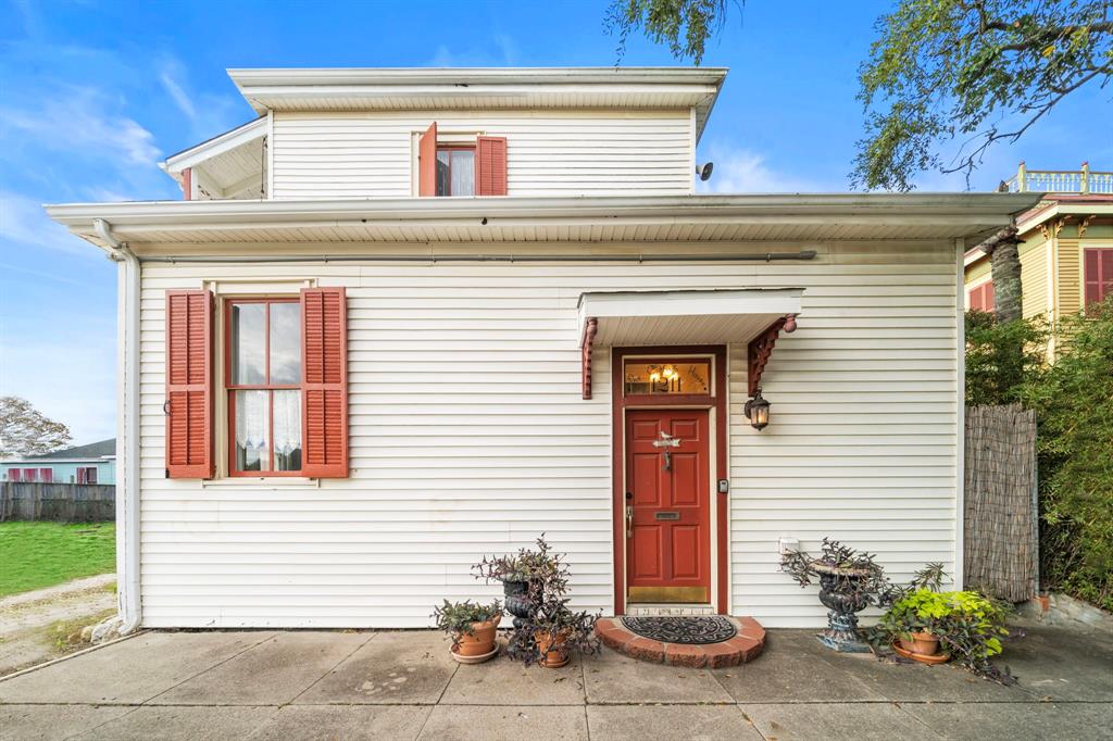 1211 33rd Street, Galveston, Texas image 1