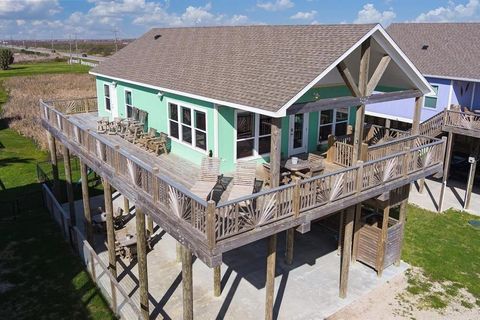 Photo of 985 Gordon Drive, Gilchrist, TX 77617 (MLS # 68226616)