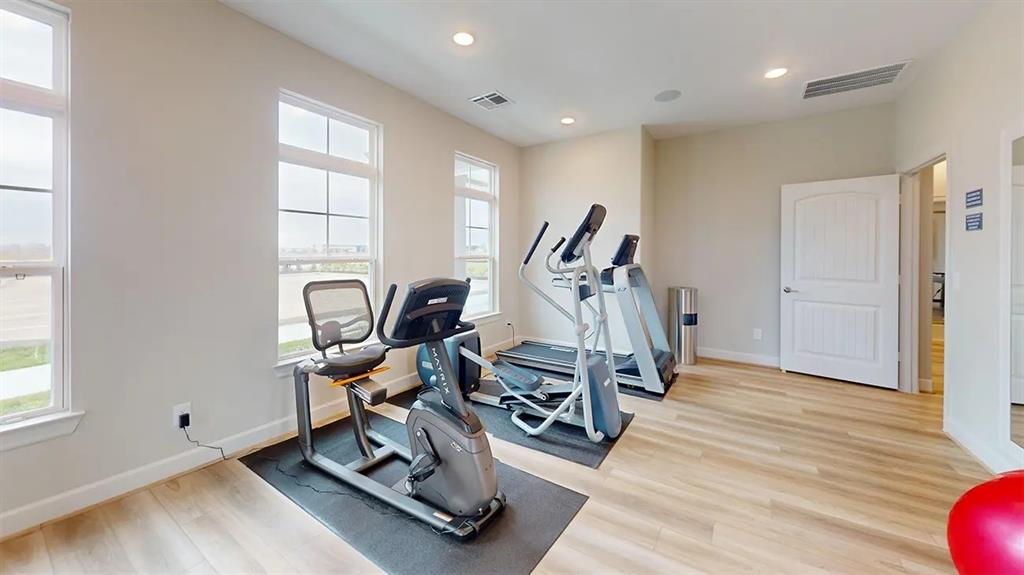 1318 Secret Grove Trail, Tomball, Texas image 19