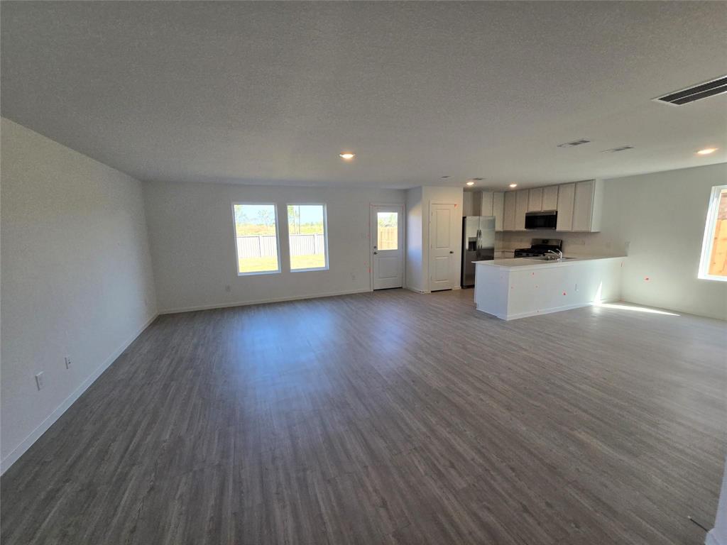 3074 Dawn Sound Drive, Katy, Texas image 3