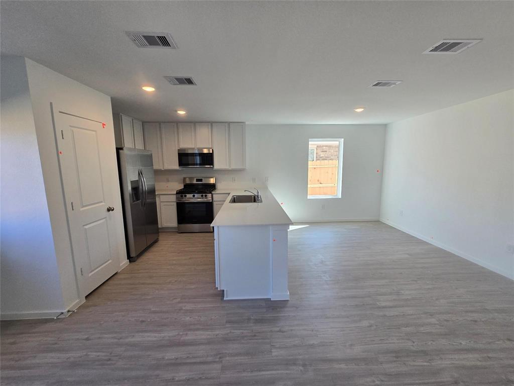 3074 Dawn Sound Drive, Katy, Texas image 2