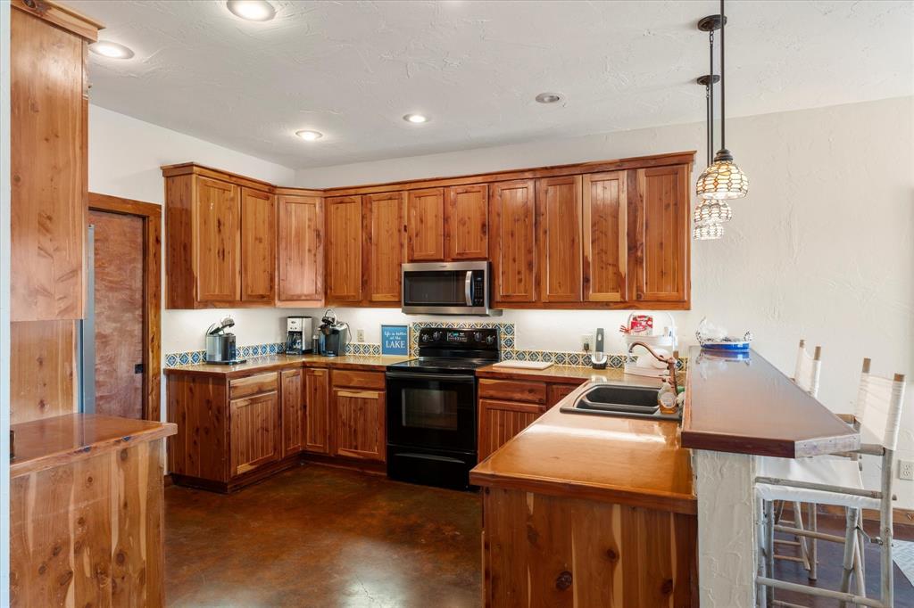 210 Hide A Way Drive, Mabank, Texas image 22