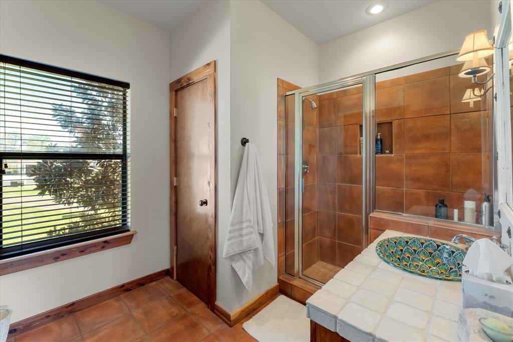 210 Hide A Way Drive, Mabank, Texas image 36