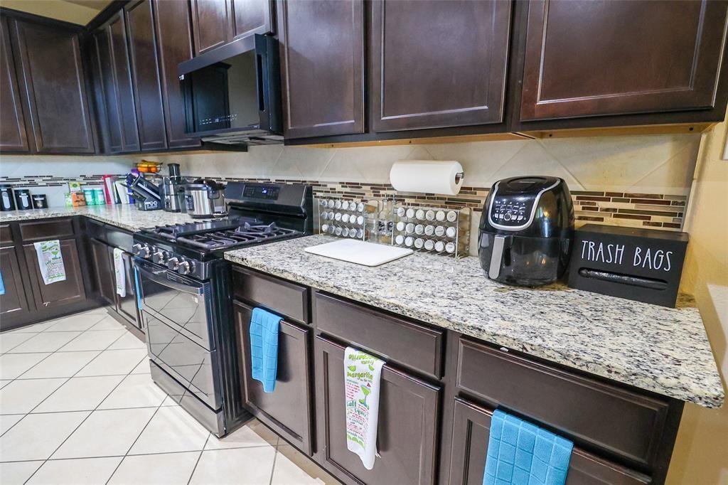 9911 Clear Diamond Drive, Rosharon, Texas image 8