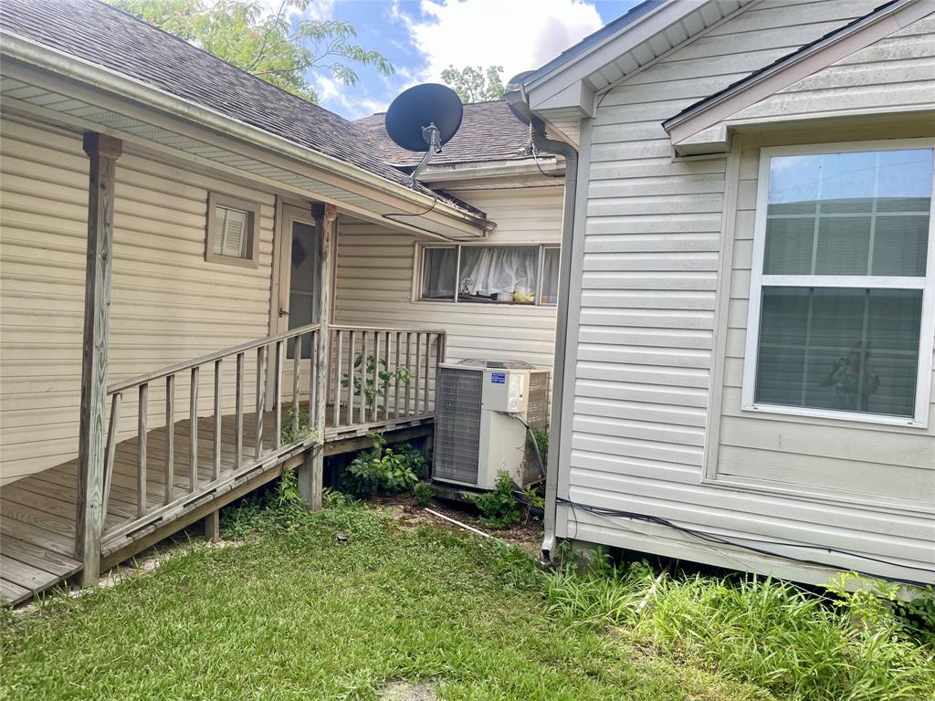 2424 Oaklawn Drive