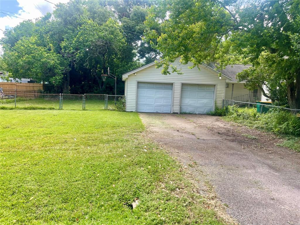 2424 Oaklawn Drive