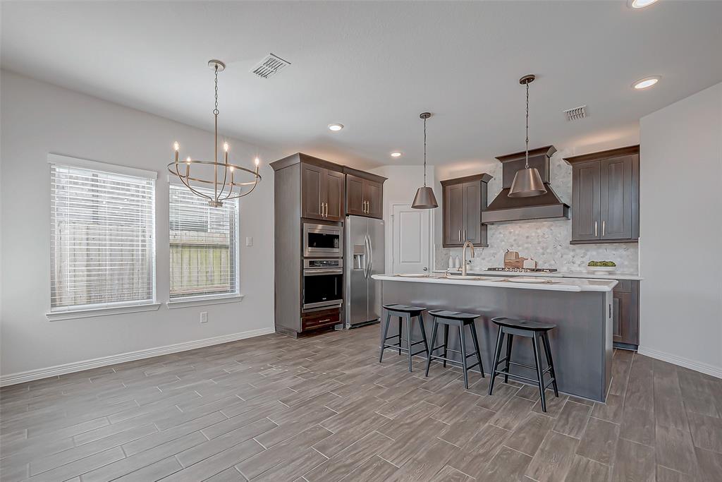 8934 Stanley Oak Drive, Missouri City, Texas image 13