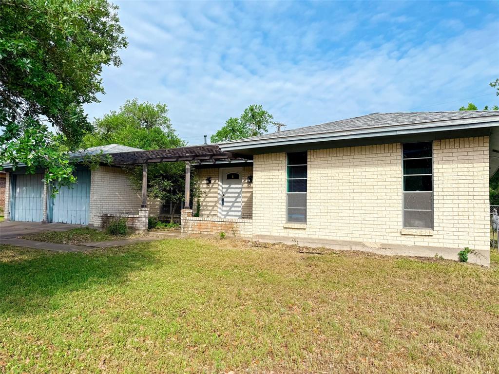 1509 Barak Lane, Bryan, Texas image 1