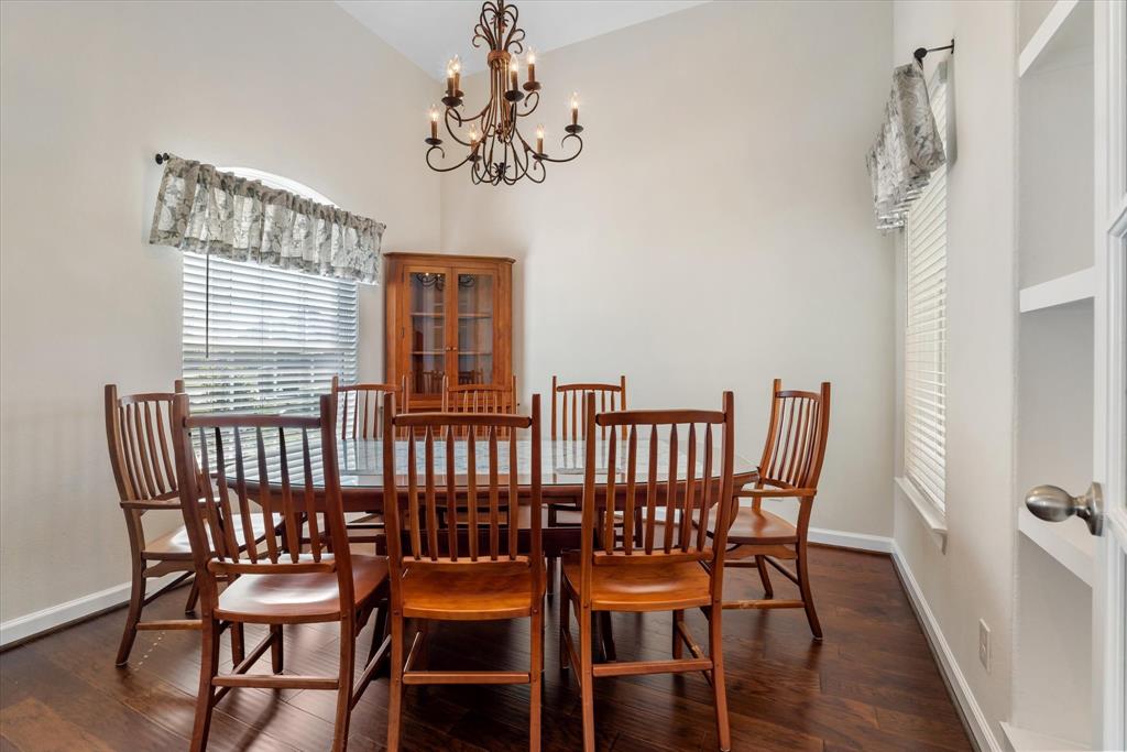 14103 Gretzky Drive, Mont Belvieu, Texas image 5