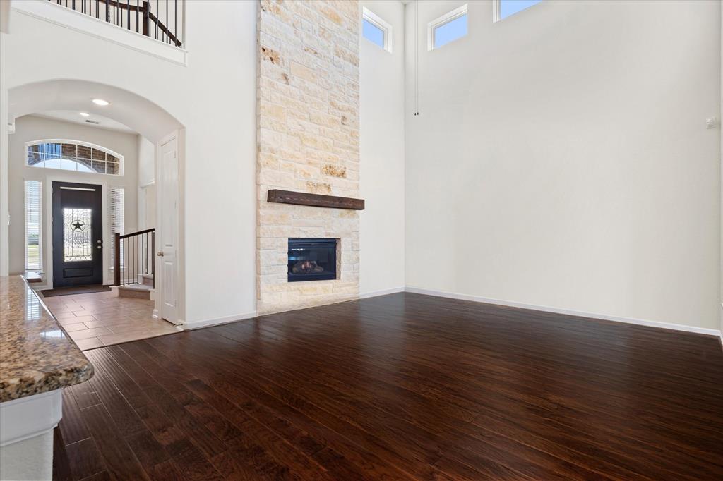 14103 Gretzky Drive, Mont Belvieu, Texas image 6
