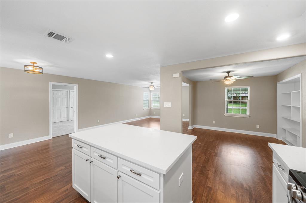 5117 Winding Way Way, Dickinson, Texas image 16