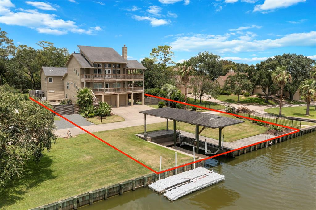4525 Beacon Hill Drive, Seabrook, Texas image 1