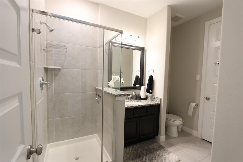 5803 Platinum Lakes Court, Richmond, Texas image 18