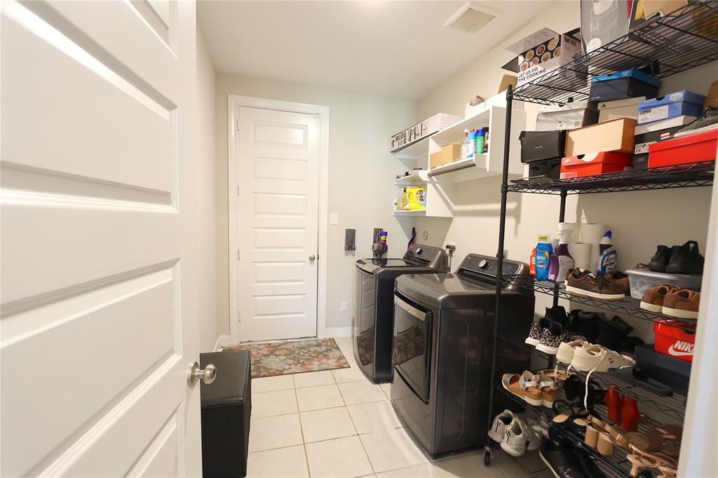 5803 Platinum Lakes Court, Richmond, Texas image 19
