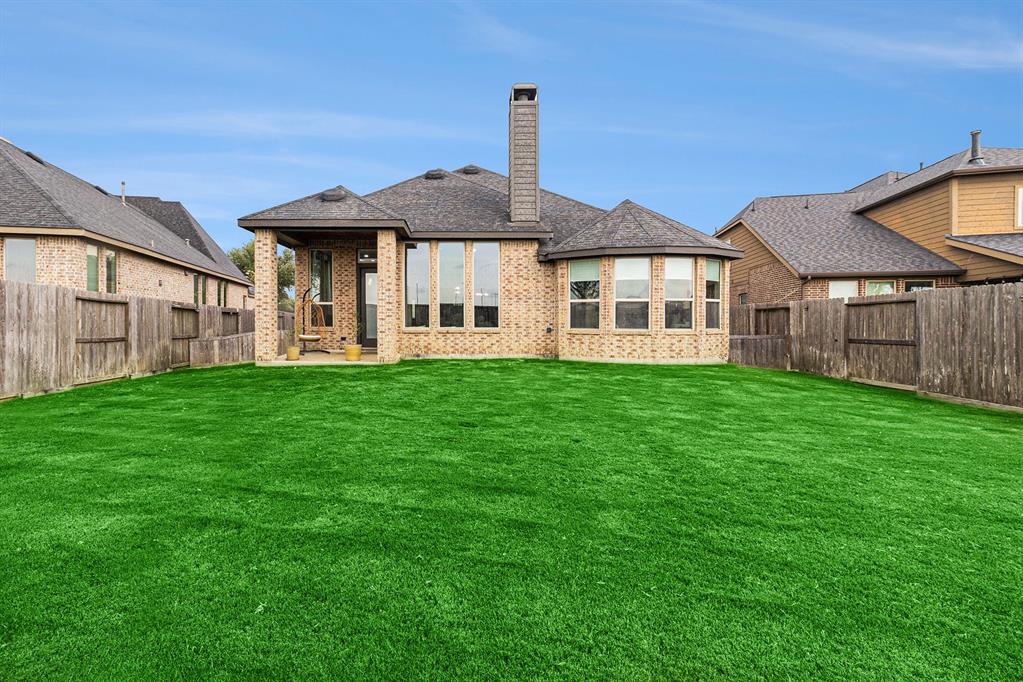 28007 Castle Park Lane, Fulshear, Texas image 36