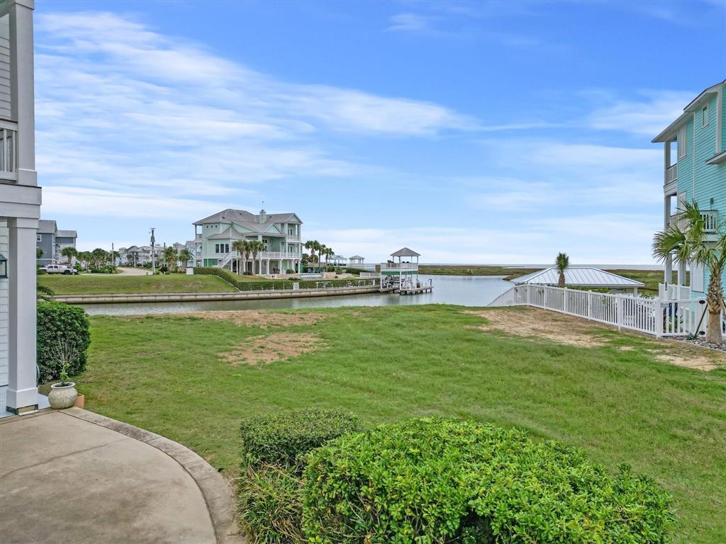 4003 S Sunset Bay Drive, Galveston, Texas image 9