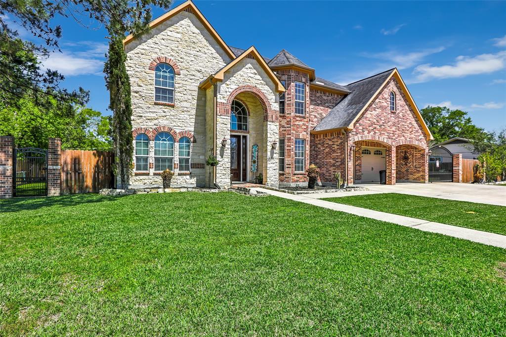 2511 Maple Street, Liberty, Texas image 2