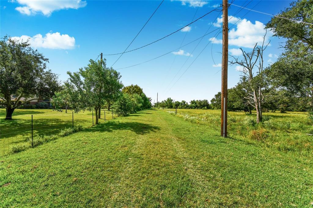 9536 Point Barrow Road, Beach City, Texas image 9