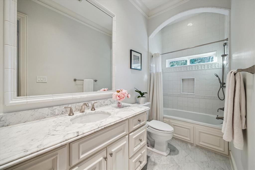5440 Huckleberry Lane, Houston, Texas image 29