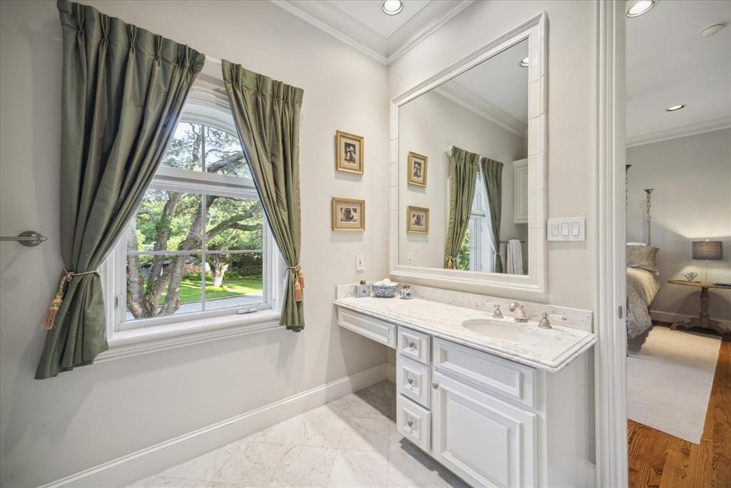 5440 Huckleberry Lane, Houston, Texas image 18