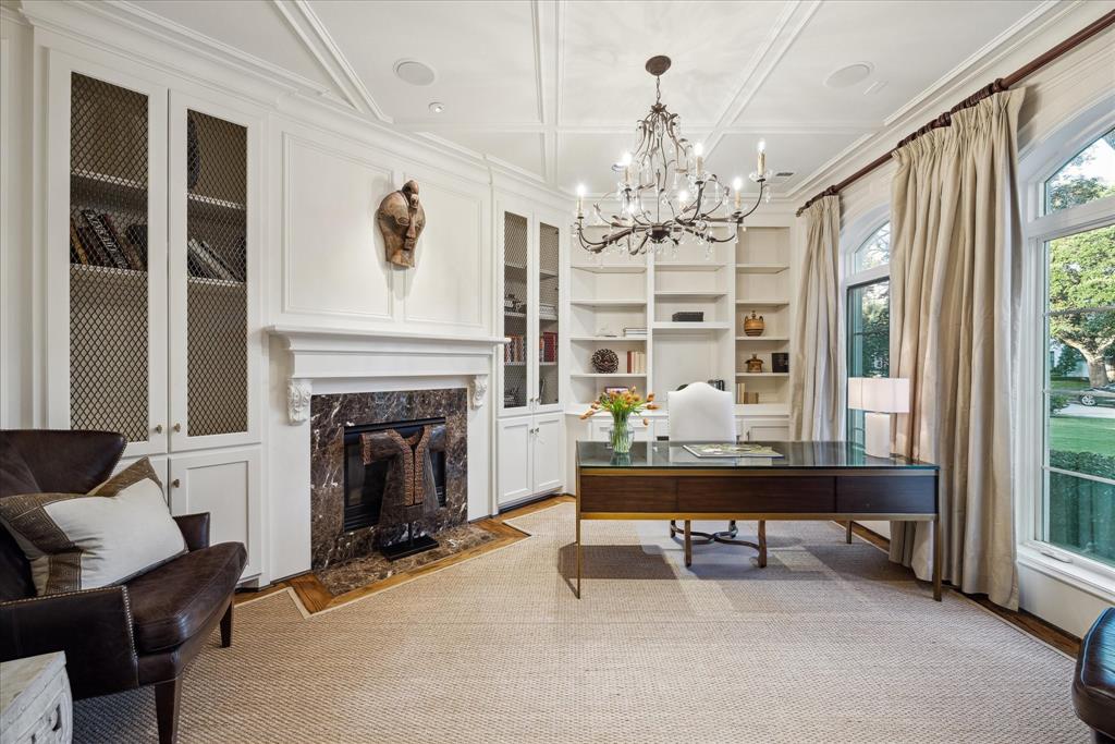 5440 Huckleberry Lane, Houston, Texas image 4