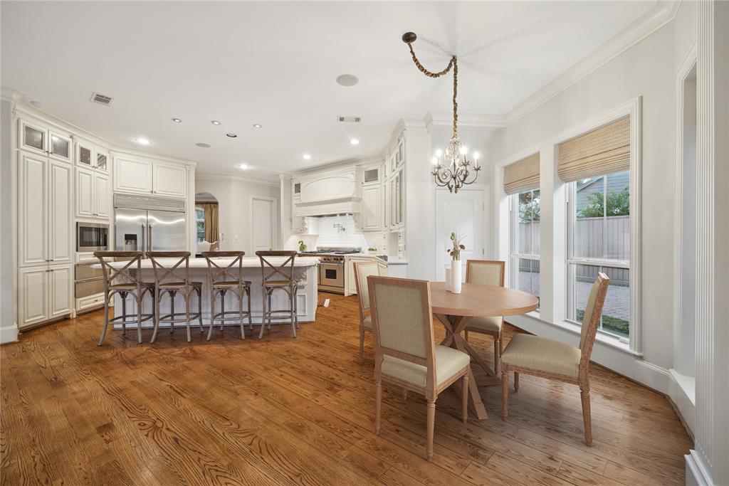 5440 Huckleberry Lane, Houston, Texas image 10